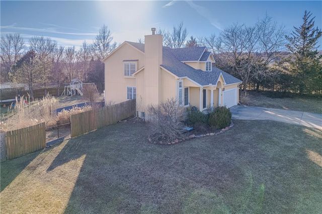 410 Myers Drive, Tonganoxie, KS 66086