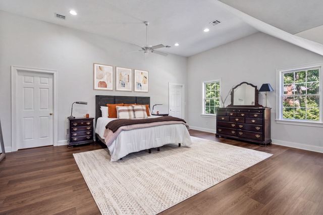 66 Glenview St, Upton, MA 01568