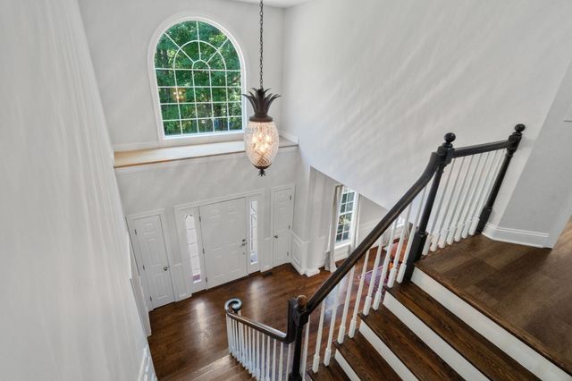 66 Glenview St, Upton, MA 01568