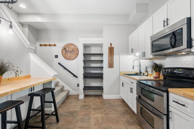 66 Glenview St, Upton, MA 01568
