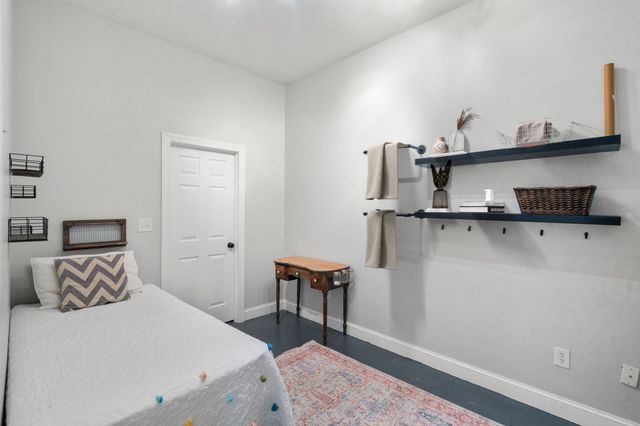 66 Glenview St, Upton, MA 01568