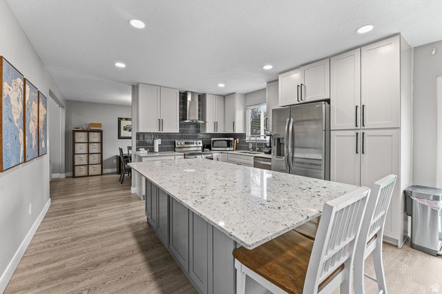 5679 W HILL STONE DR, South Jordan, UT 84095
