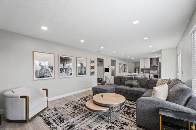 5679 W HILL STONE DR, South Jordan, UT 84095