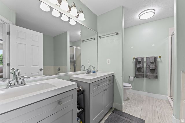5679 W HILL STONE DR, South Jordan, UT 84095