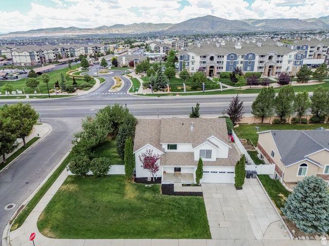 5679 W HILL STONE DR, South Jordan, UT 84095