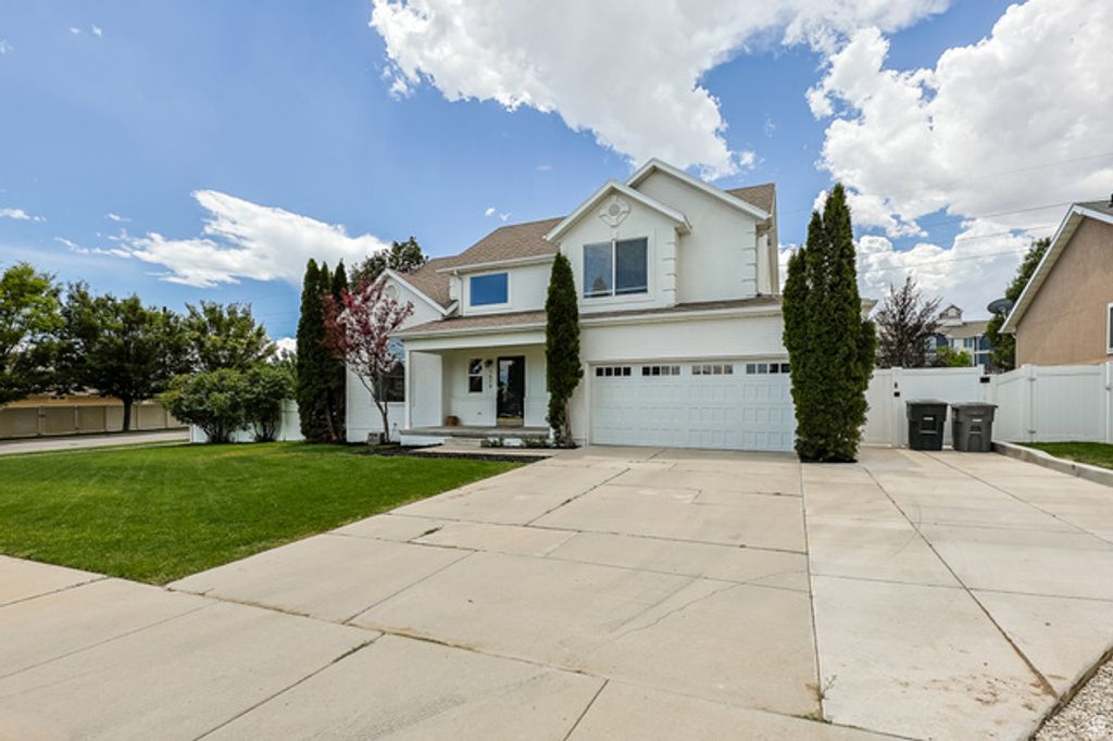 5679 W HILL STONE DR, South Jordan, UT 84095