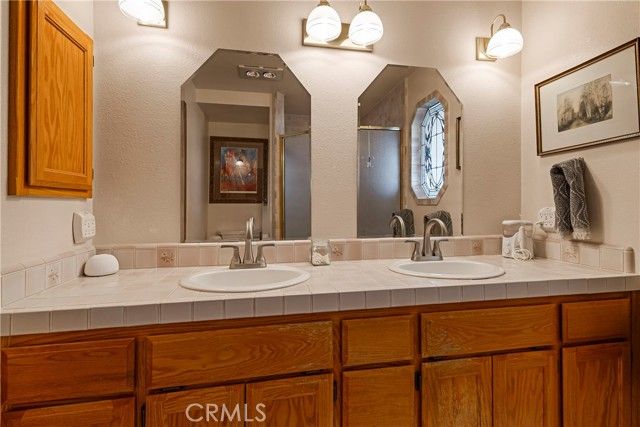 3070 Royal Meadow Lane, Paradise, CA 95969