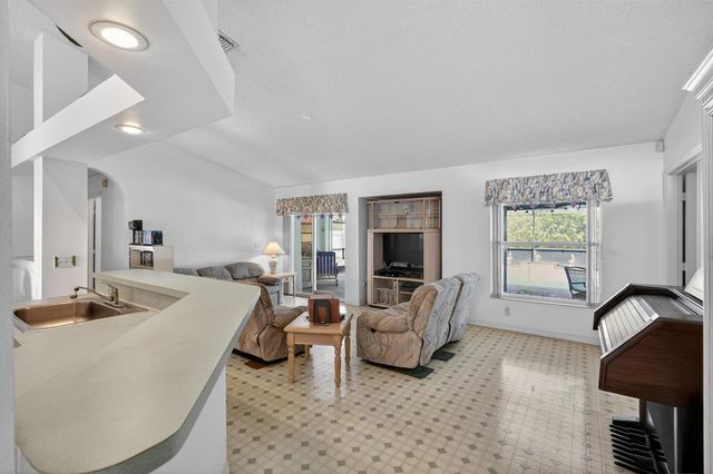 459 SE Nome Drive, Port St. Lucie, FL 34984
