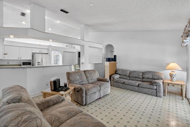 459 SE Nome Drive, Port St. Lucie, FL 34984