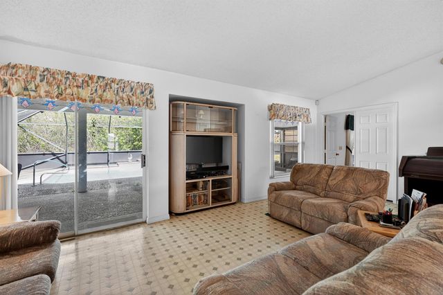 459 SE Nome Drive, Port St. Lucie, FL 34984
