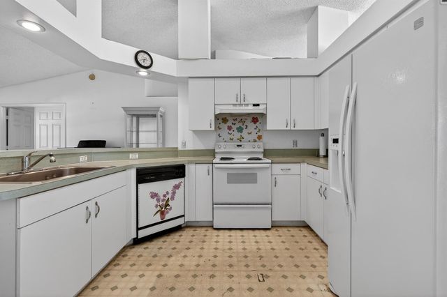 459 SE Nome Drive, Port St. Lucie, FL 34984