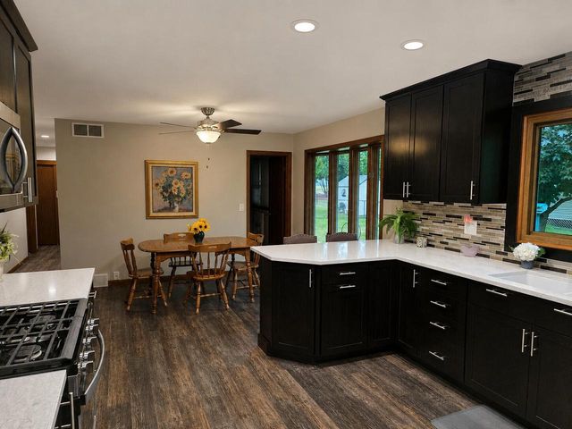 1309 Hickory DRIVE, Jefferson, WI 53549