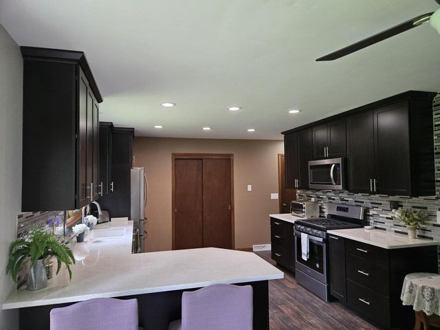 1309 Hickory DRIVE, Jefferson, WI 53549