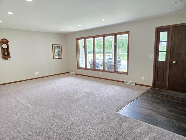 1309 Hickory DRIVE, Jefferson, WI 53549