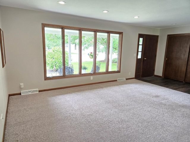 1309 Hickory DRIVE, Jefferson, WI 53549