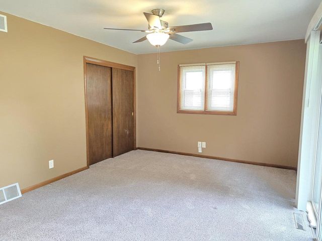 1309 Hickory DRIVE, Jefferson, WI 53549