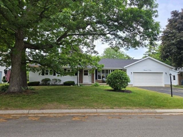 1309 Hickory DRIVE, Jefferson, WI 53549