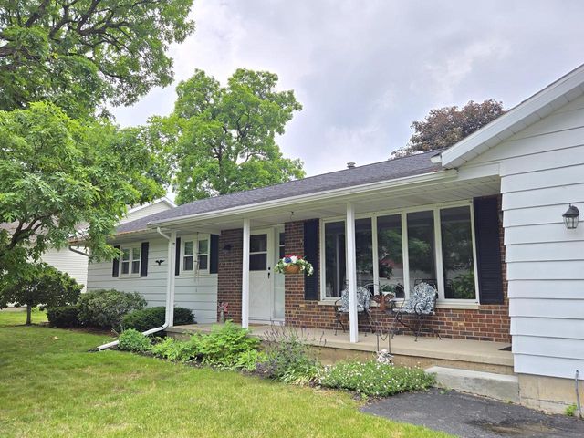 1309 Hickory DRIVE, Jefferson, WI 53549