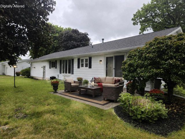 1309 Hickory DRIVE, Jefferson, WI 53549