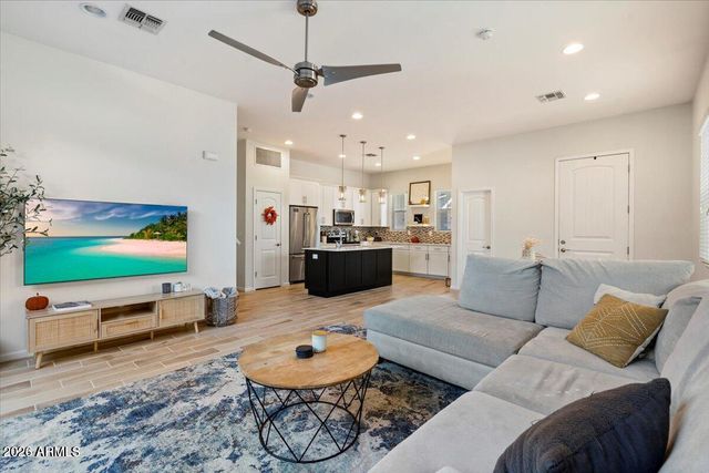 710 E BOCA RATON Road, Phoenix, AZ 85022