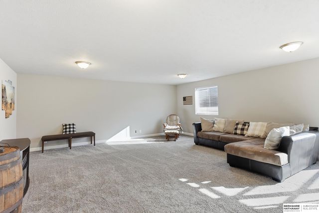 9307 S 177th Street, Omaha, NE 68136