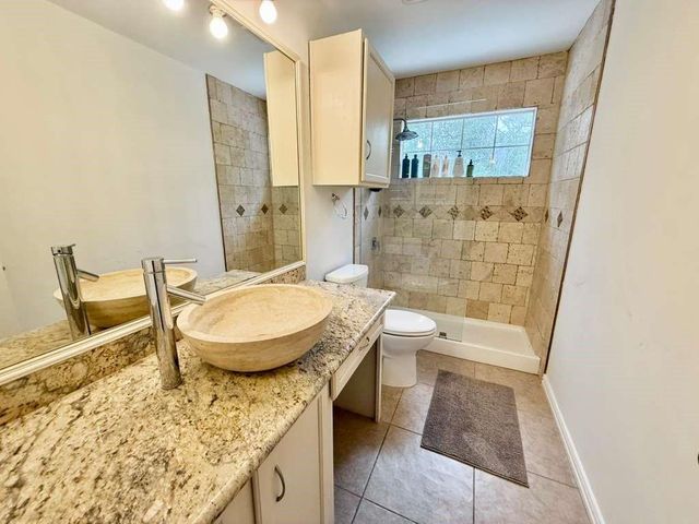 65 S Hidden View Circle, The Woodlands, TX 77381
