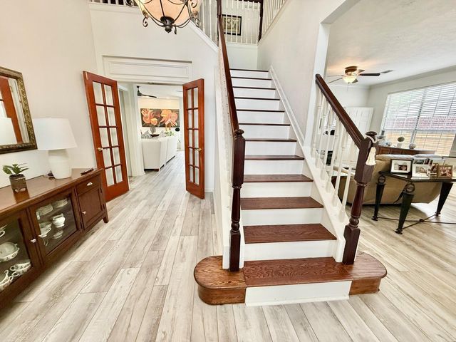 65 S Hidden View Circle, The Woodlands, TX 77381