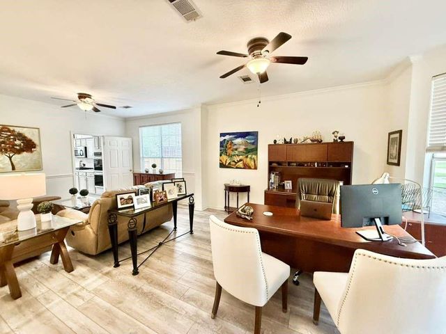 65 S Hidden View Circle, The Woodlands, TX 77381