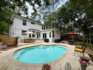 65 S Hidden View Circle, The Woodlands, TX 77381