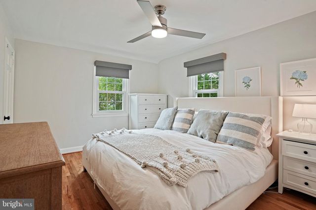 3305 CHESTNUT ST NW, Washington, DC 20015