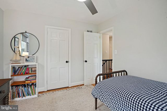 3305 CHESTNUT ST NW, Washington, DC 20015