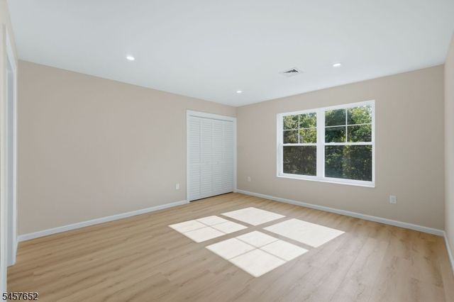 10 Delar Pkwy A, Franklin Twp., NJ 08823