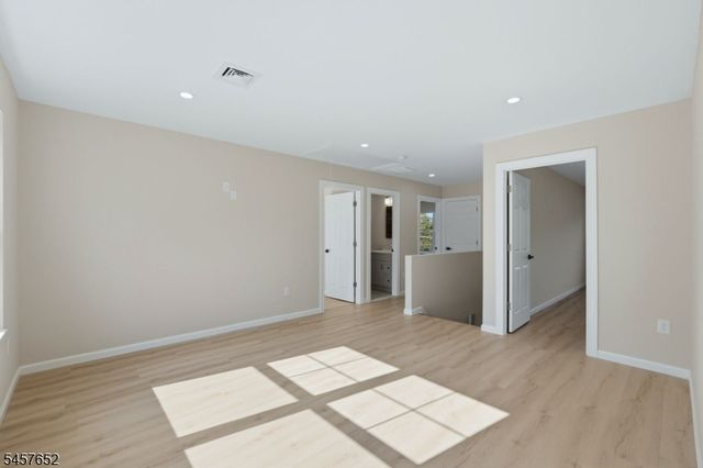 10 Delar Pkwy A, Franklin Twp., NJ 08823