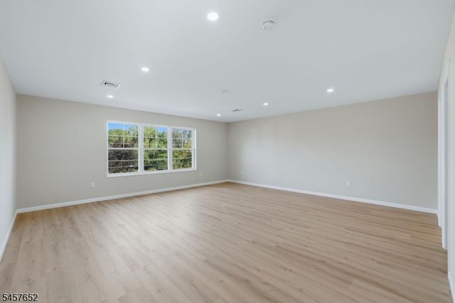 10 Delar Pkwy A, Franklin Twp., NJ 08823