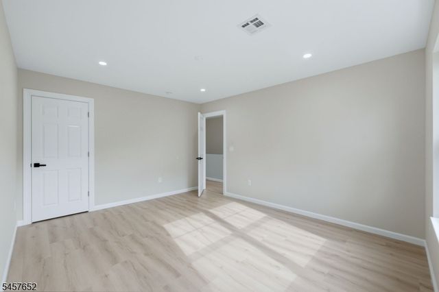 10 Delar Pkwy A, Franklin Twp., NJ 08823