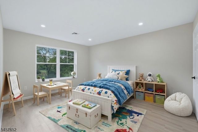 10 Delar Pkwy A, Franklin Twp., NJ 08823