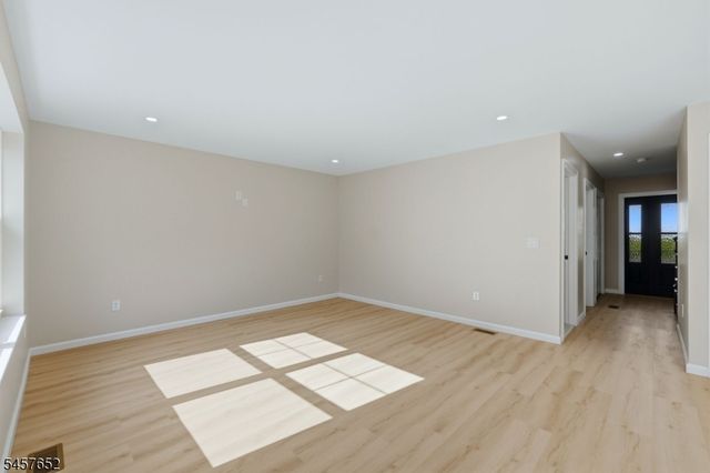 10 Delar Pkwy A, Franklin Twp., NJ 08823
