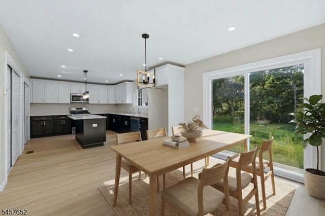 10 Delar Pkwy A, Franklin Twp., NJ 08823