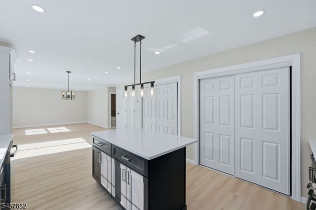 10 Delar Pkwy A, Franklin Twp., NJ 08823