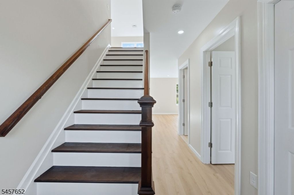 10 Delar Pkwy A, Franklin Twp., NJ 08823 — photo 3