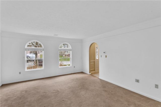 100 Hazelwood Dr, Cranberry Twp, PA 16066