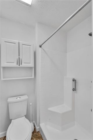 100 Hazelwood Dr, Cranberry Twp, PA 16066