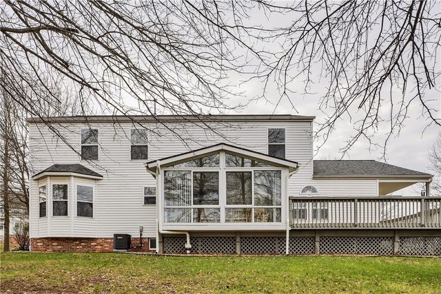100 Hazelwood Dr, Cranberry Twp, PA 16066