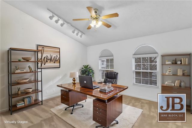 100 Hazelwood Dr, Cranberry Twp, PA 16066
