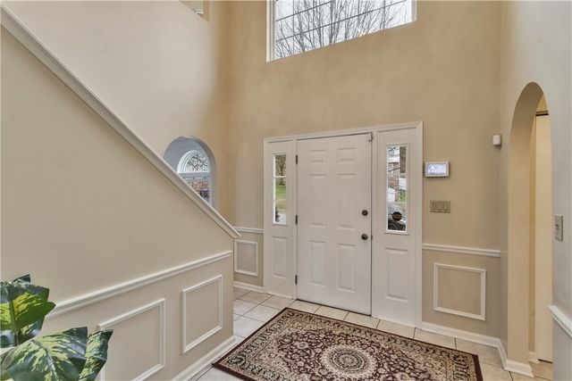 100 Hazelwood Dr, Cranberry Twp, PA 16066