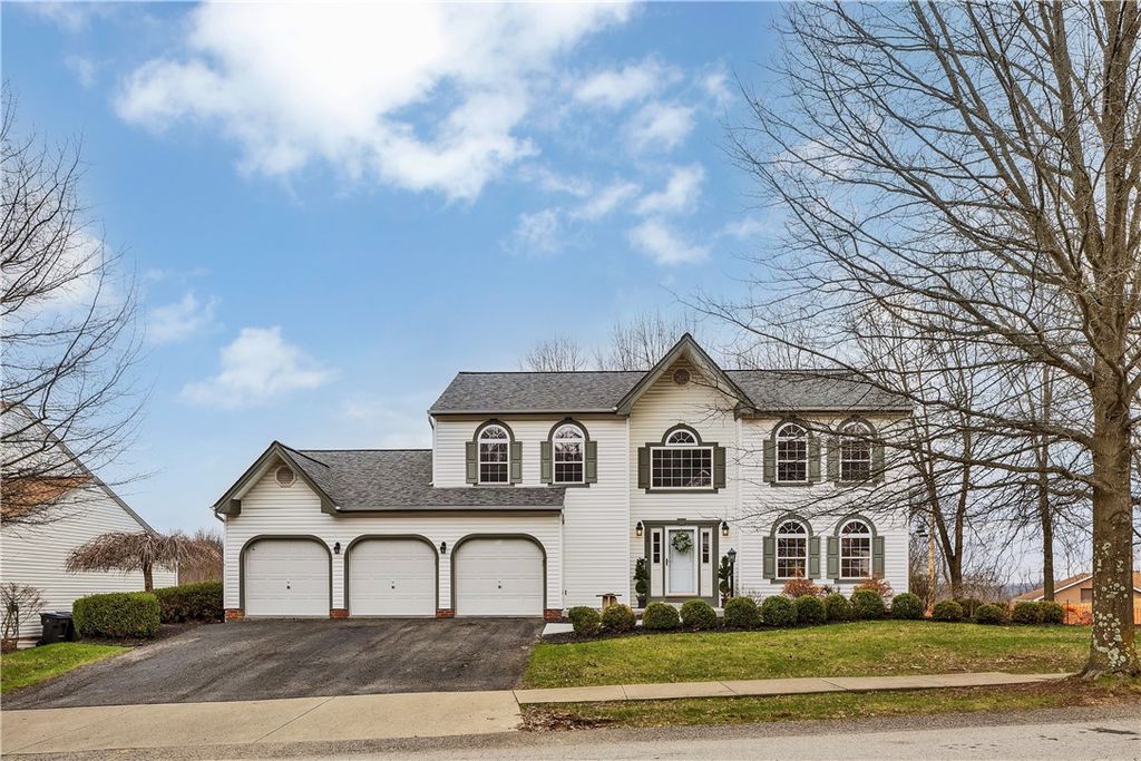 100 Hazelwood Dr, Cranberry Twp, PA 16066