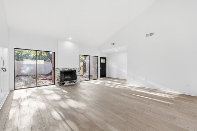 9611 Orchard Hill, Dallas, TX 75243