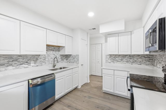 9611 Orchard Hill, Dallas, TX 75243