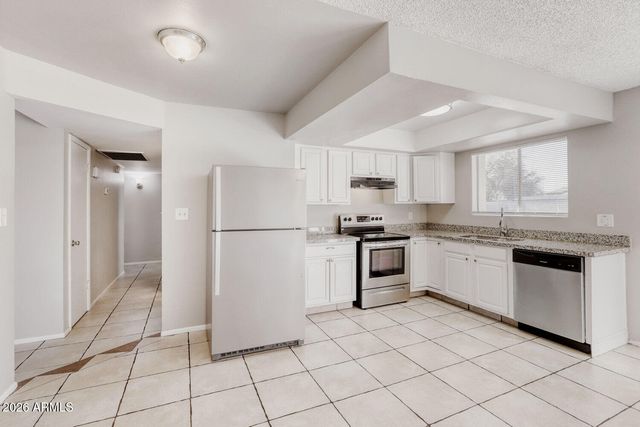 7201 W ROSE Lane, Glendale, AZ 85303