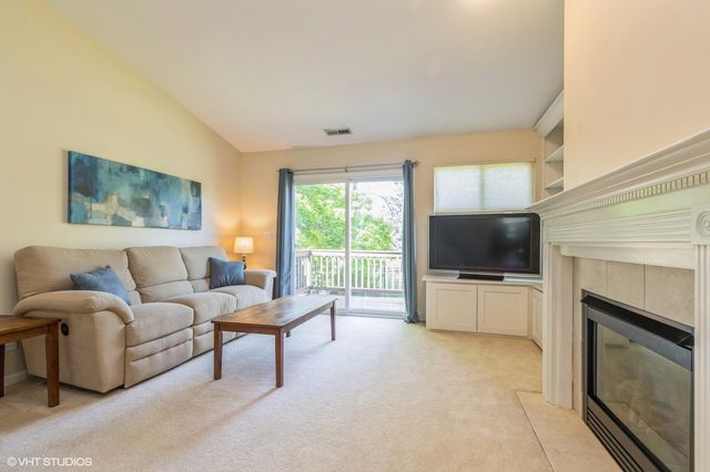 1040 Fairway Drive, Fox Lake, IL 60020